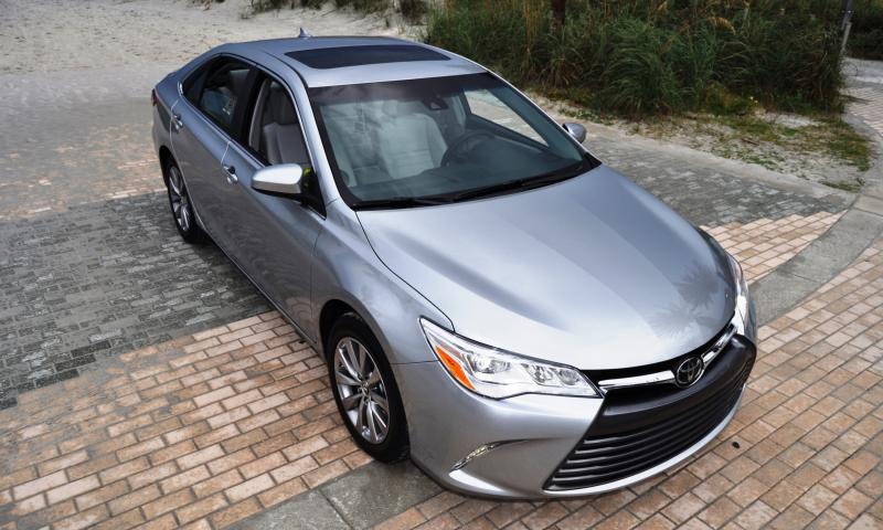 2015 Toyota Camry XLE V6 33