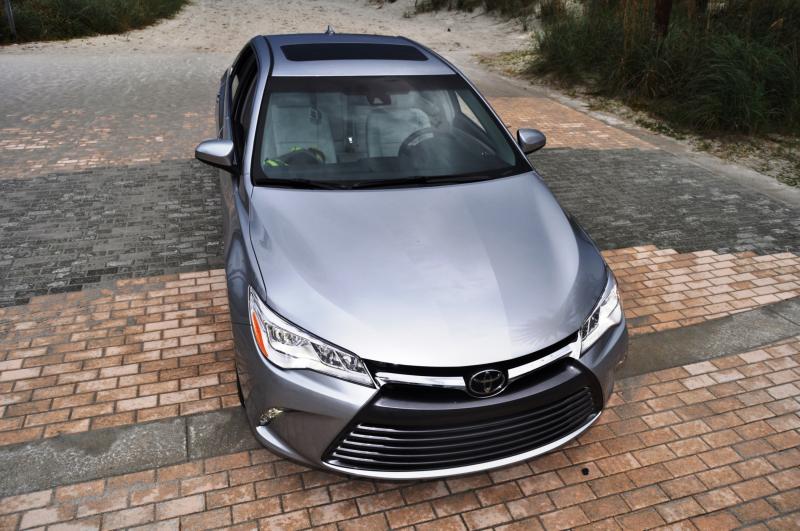 2015 Toyota Camry XLE V6 34