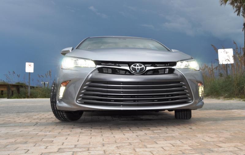 2015 Toyota Camry XLE V6 37