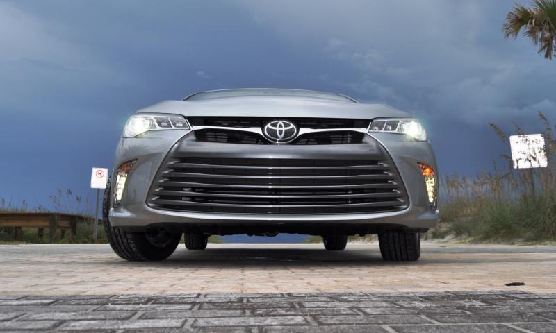 2015 Toyota Camry XLE V6 44