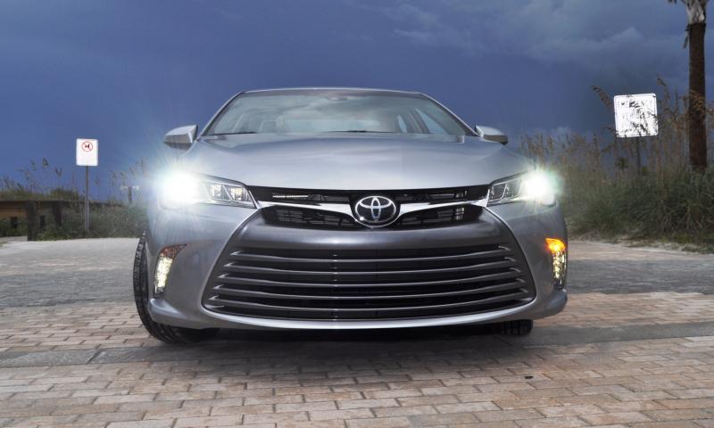 2015 Toyota Camry XLE V6 46