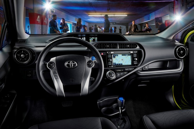 2015 Toyota Prius C 3