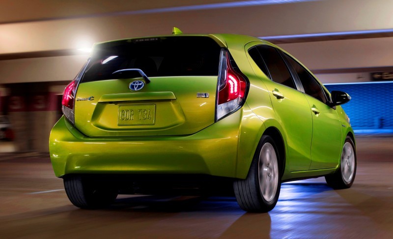 2015 Toyota Prius C 9