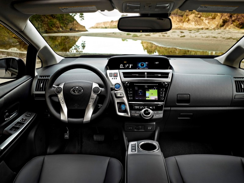 2015 Toyota Prius V 4