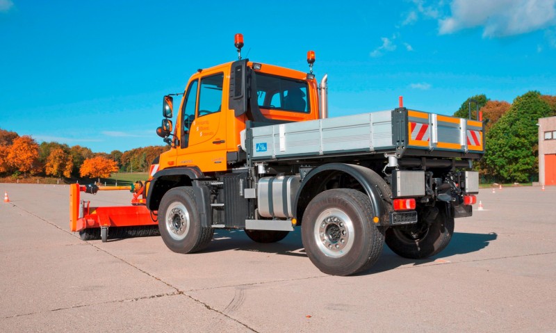 2015 Unimog U218 and U423 Upfit Showcase 25