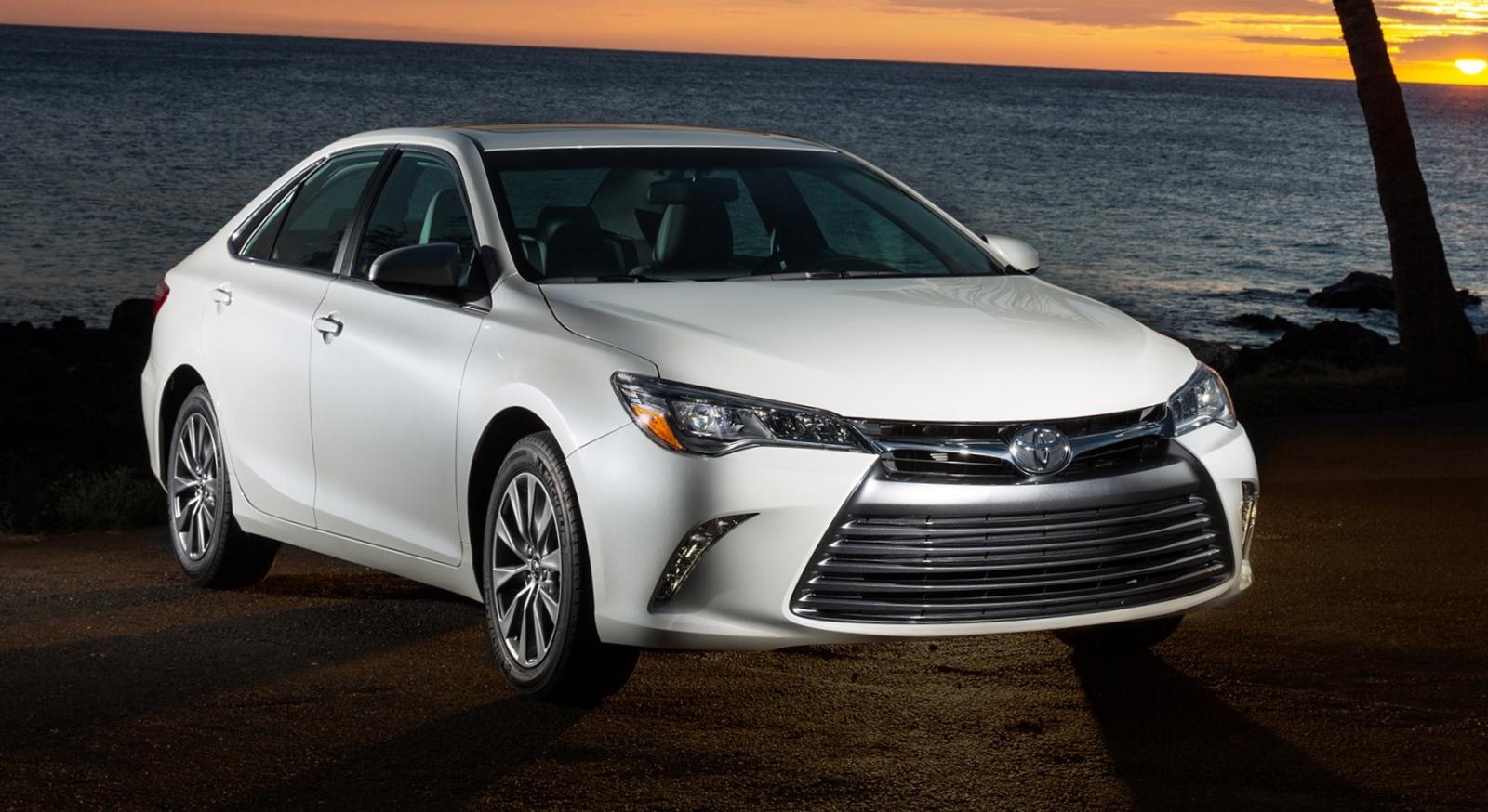 Road Test Review 2015 Toyota Camry LE and XLE V6