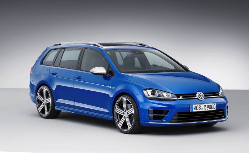 2016 Volkswagen Golf R Sportwagen 11