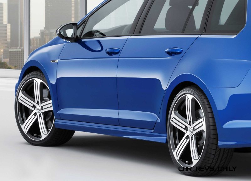 2016 Volkswagen Golf R Sportwagen 20