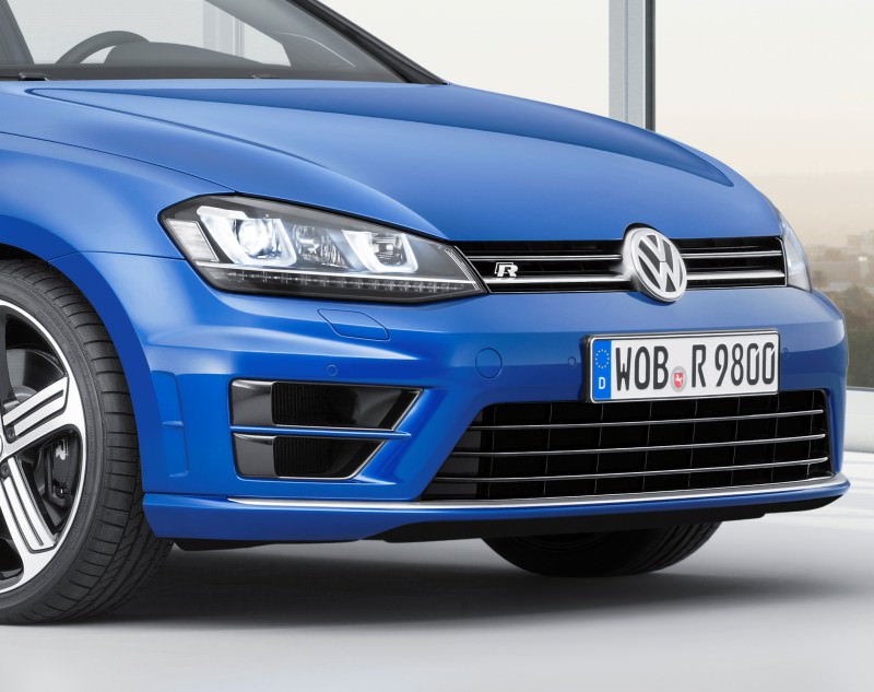 2016 Volkswagen Golf R Sportwagen 21