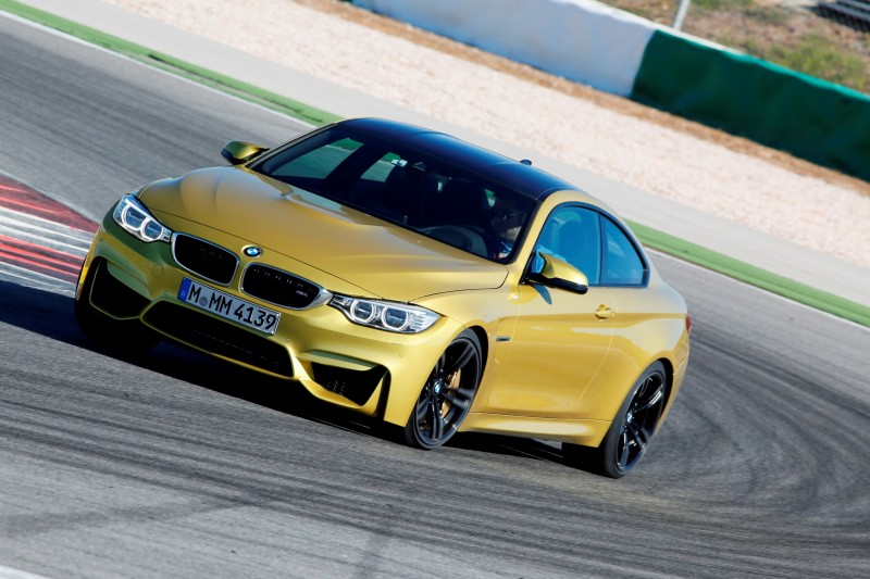 Track Drive Video - 2015 BMW M4 8