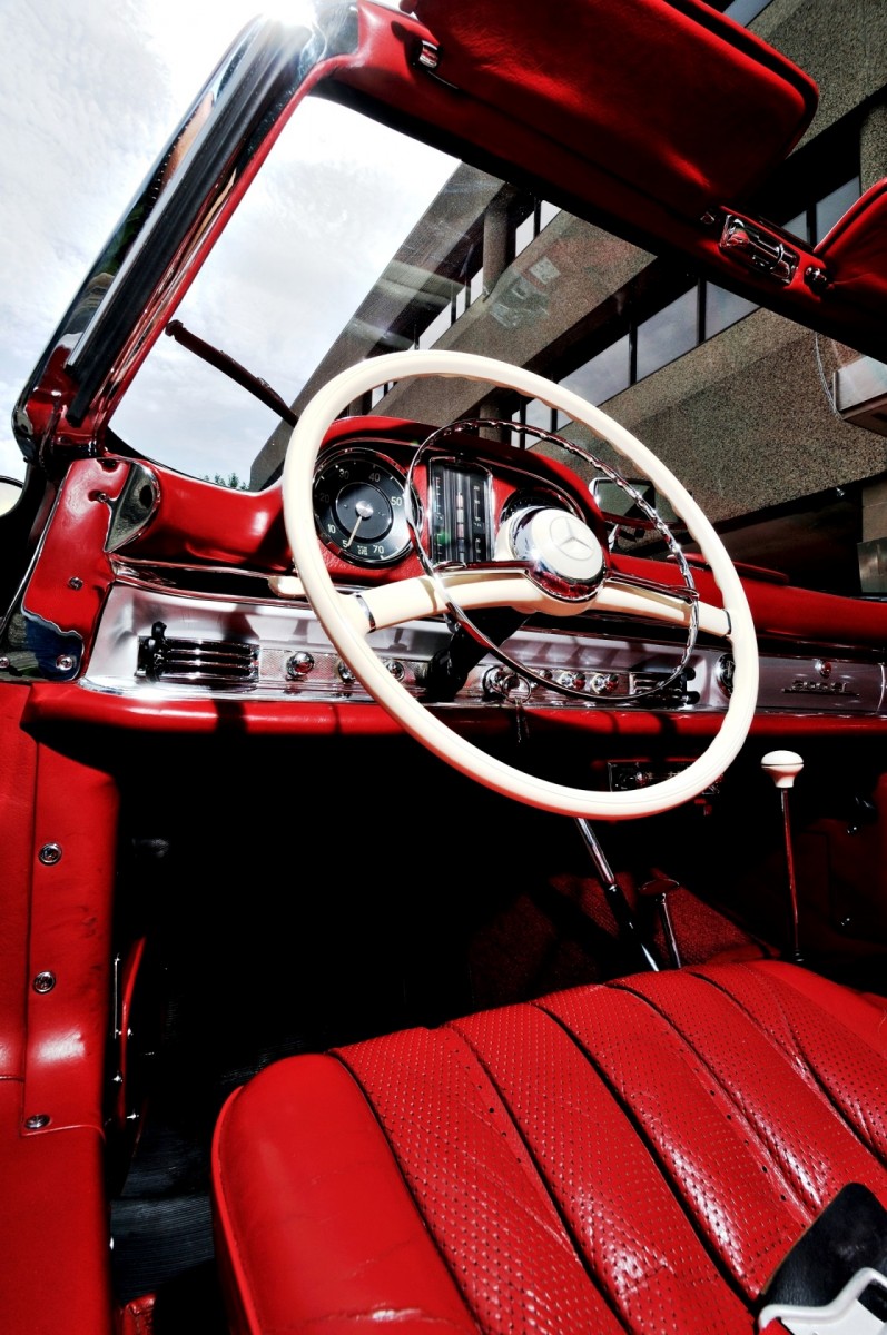 1963 Mercedes-Benz 300SL Roadster 28