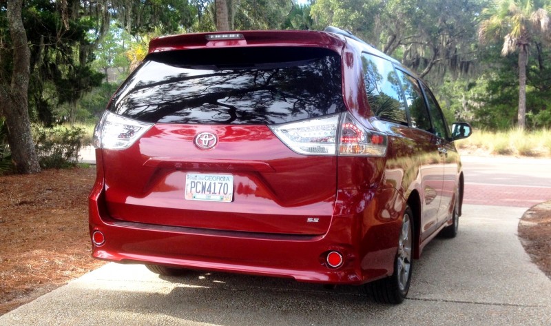 2014 Toyota Sienna SE 19