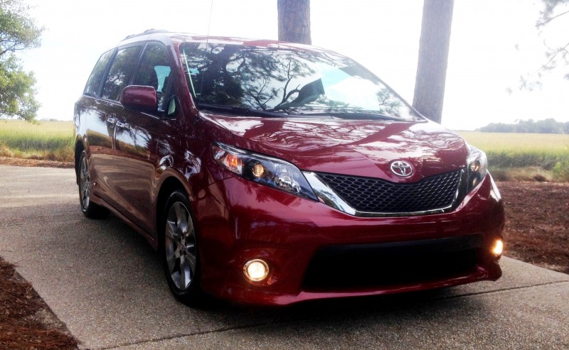 2014 Toyota Sienna SE 21