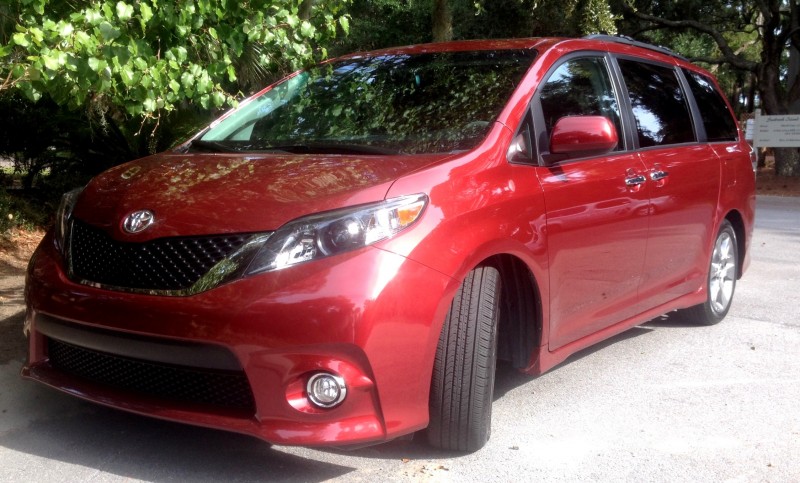 2014 Toyota Sienna SE 26