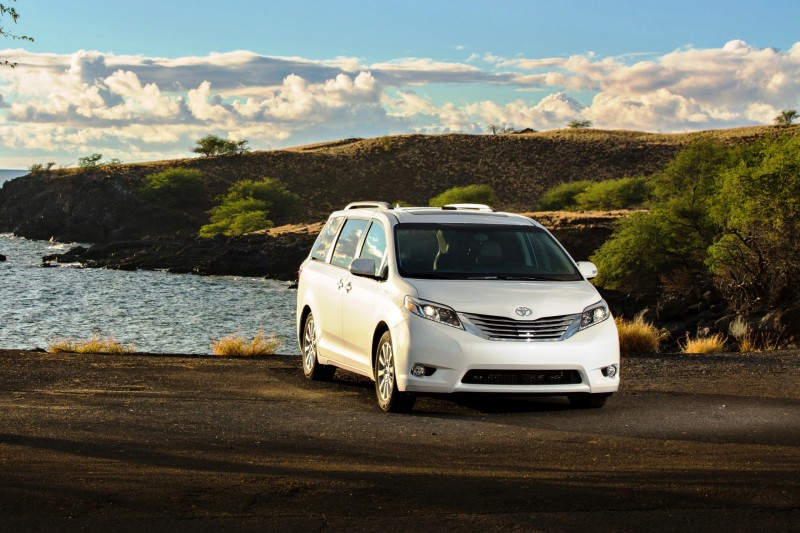 2015 Toyota Sienna XLE 10