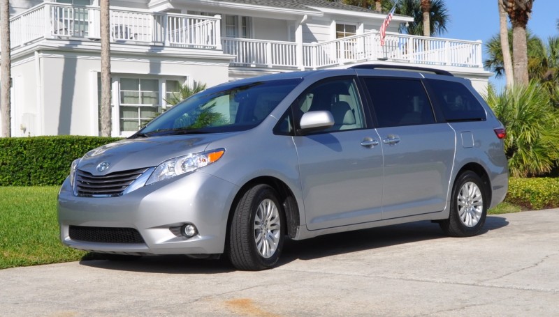 2015 Toyota Sienna XLE 19