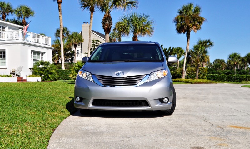 2015 Toyota Sienna XLE 22