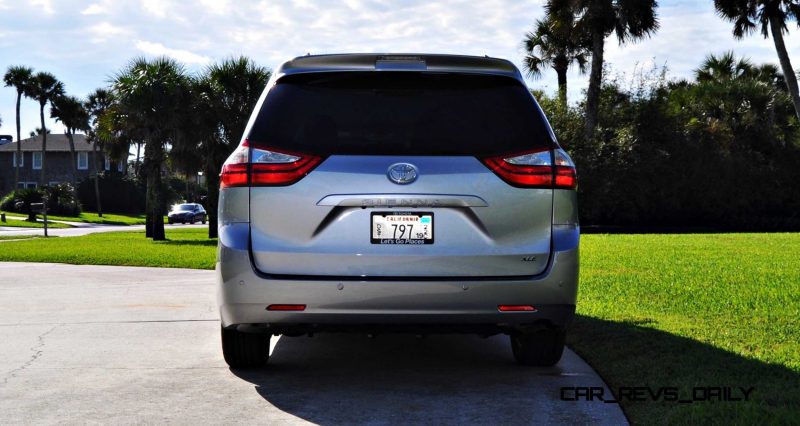 2015 Toyota Sienna XLE 31