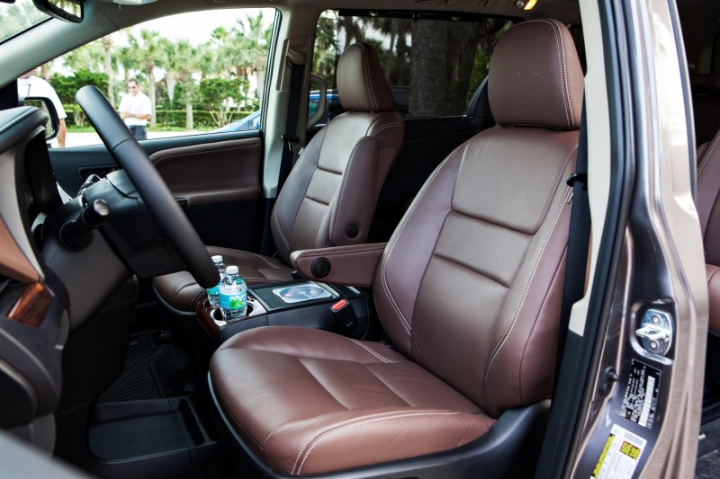 2015 Toyota Sienna XLE 4