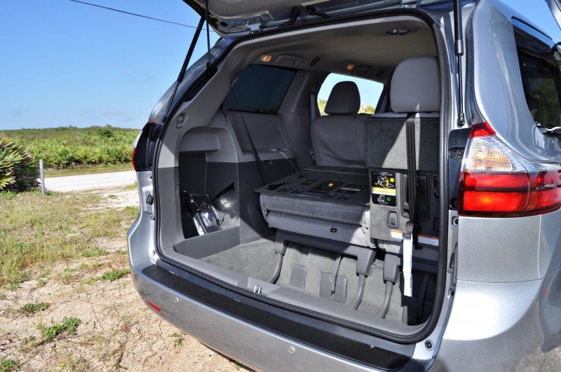 2015 Toyota Sienna XLE 48