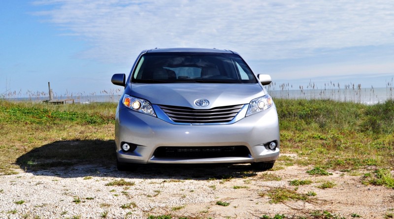 2015 Toyota Sienna XLE 52