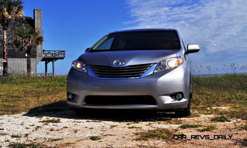 2015 Toyota Sienna XLE 53