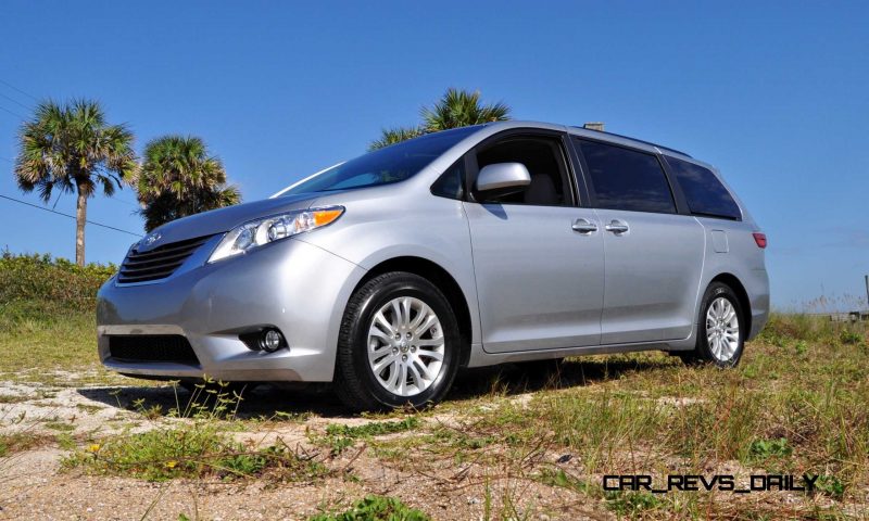 2015 Toyota Sienna XLE 58