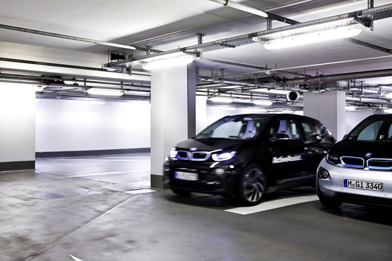 BMW i3 Brings Driverless Valet Parking to CES 2015 3