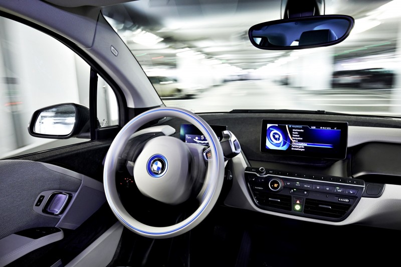 BMW i3 Brings Driverless Valet Parking to CES 2015 6