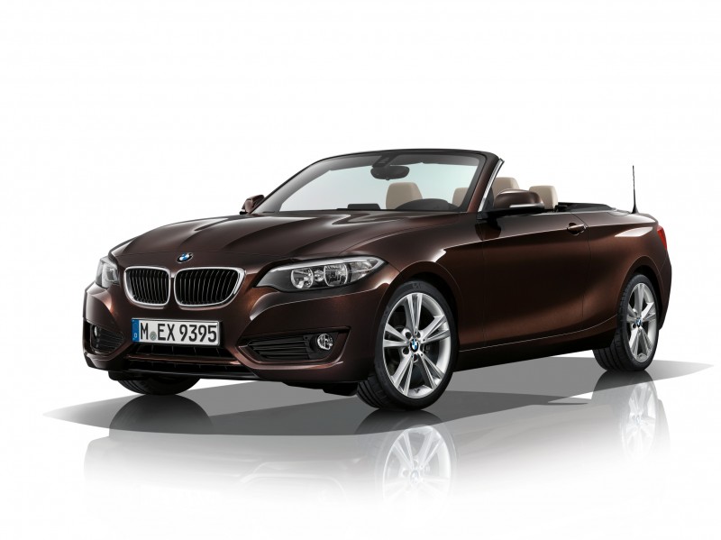 2015 BMW 228i and M235i Convertibles Make Tail-Out, Top-Down World Debut 1