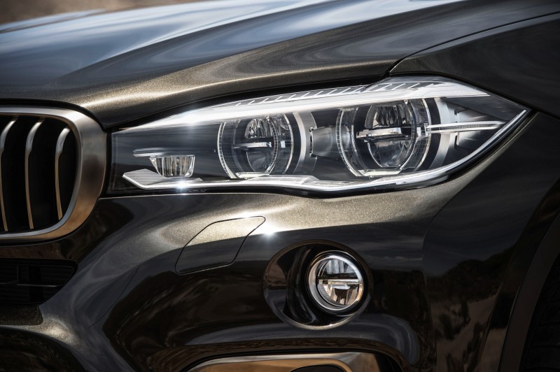 2015 BMW X6 Debuts Tech-tastic 445HP xDrive50i and New Rear-Drive sDrive35i 27