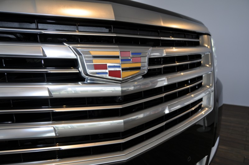 2015 Cadillac Escalade Platinum and Standard Model Unveiled for Pebble Beach 29