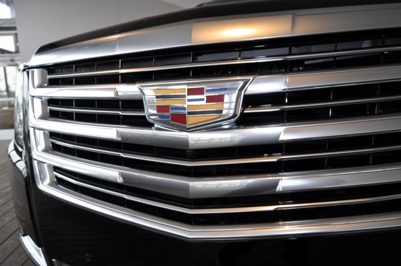 2015 Cadillac Escalade Platinum and Standard Model Unveiled for Pebble Beach 31