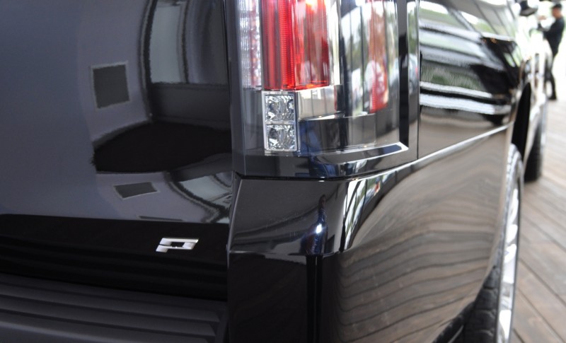 2015 Cadillac Escalade Platinum and Standard Model Unveiled for Pebble Beach 59