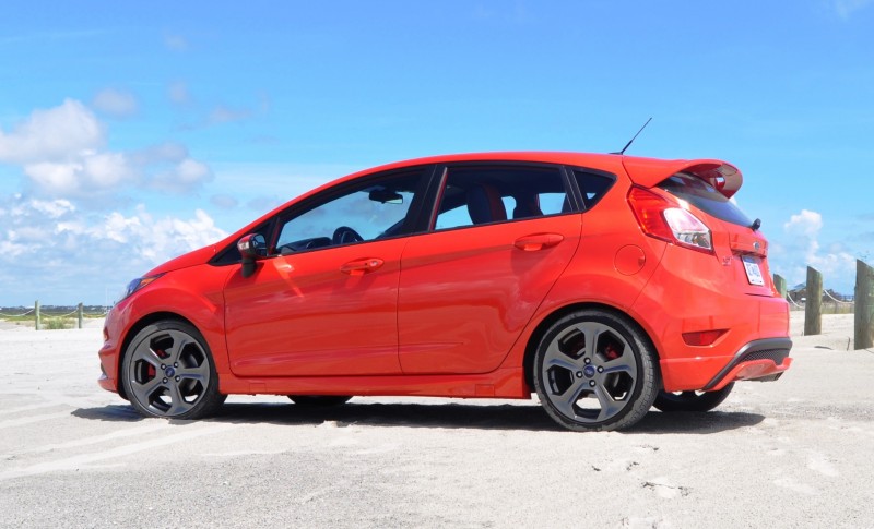 2015 Ford Fiesta ST 24