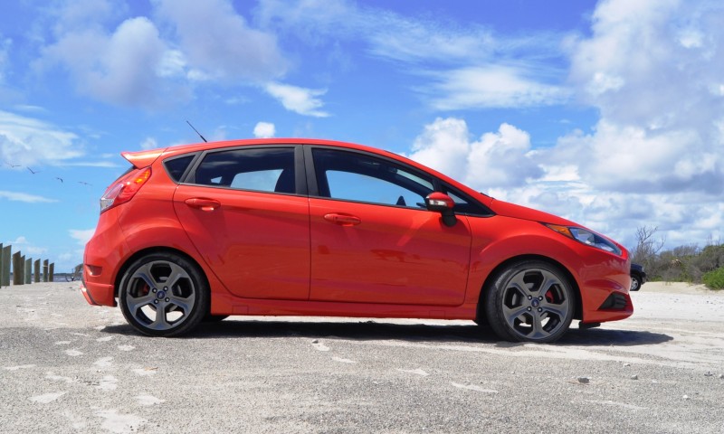 2015 Ford Fiesta ST 27