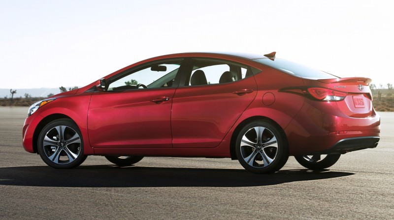 2015 Hyundai Elantra Sedan Brings Classy LED and Tech Updates  19