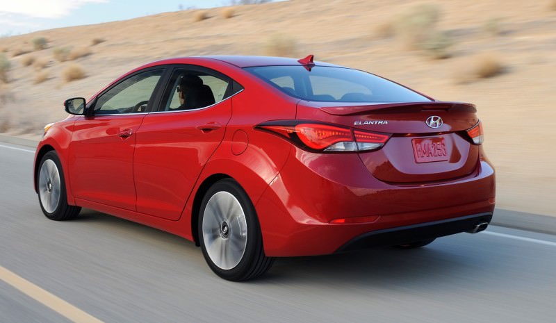 2015 Hyundai Elantra Sedan Brings Classy LED and Tech Updates  22