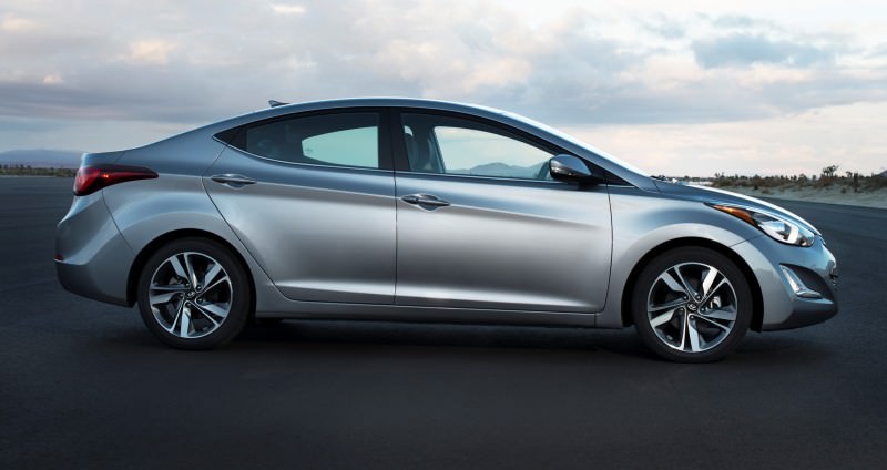 2015 Hyundai Elantra Sedan Brings Classy LED and Tech Updates  23