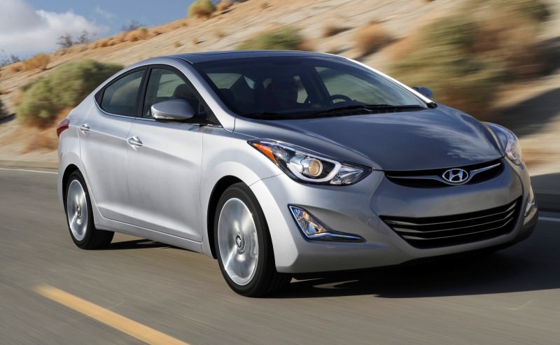 2015 Hyundai Elantra Sedan Brings Classy LED and Tech Updates  4