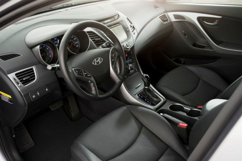 2015 Hyundai Elantra Sedan Brings Classy LED and Tech Updates  46