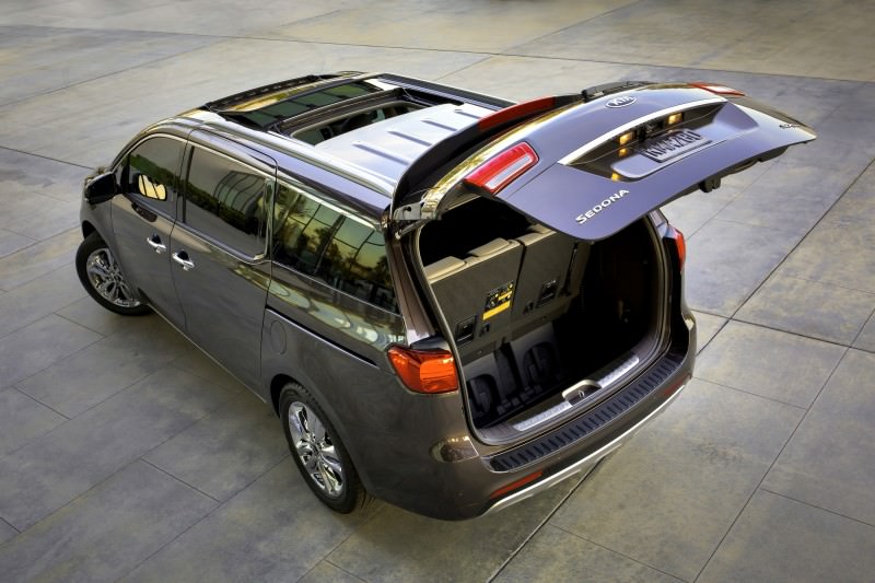 2015 Kia Sedona Becomes Seriously Competitive With Lux Style, Tech and Cabin Space 11