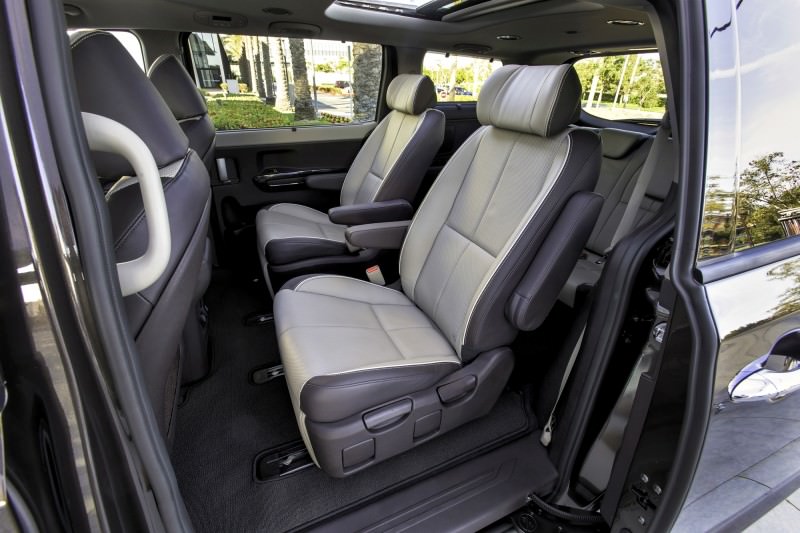 2015 Kia Sedona Becomes Seriously Competitive With Lux Style, Tech and Cabin Space 16