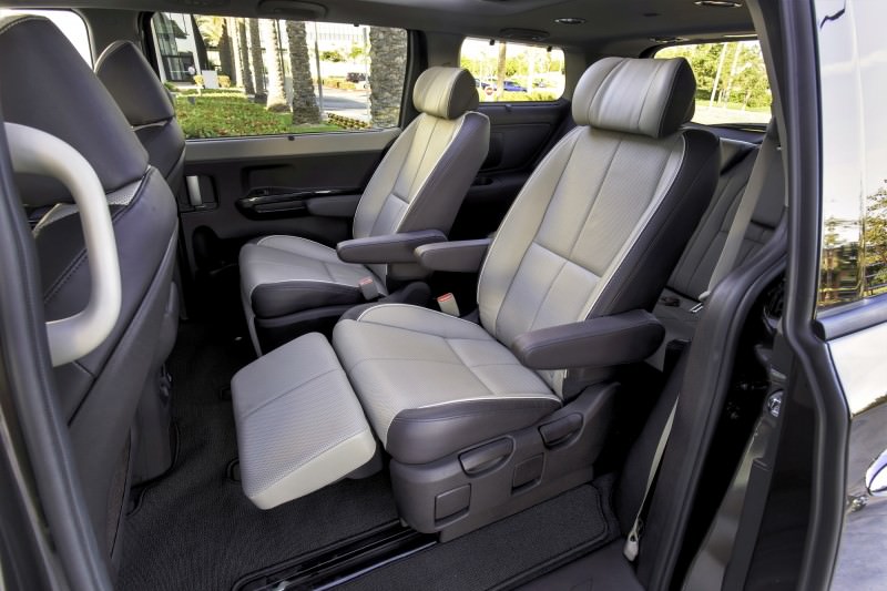 2015 Kia Sedona Becomes Seriously Competitive With Lux Style, Tech and Cabin Space 17