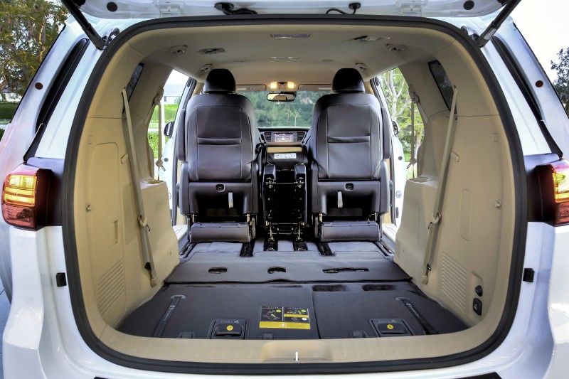 2015 Kia Sedona Becomes Seriously Competitive With Lux Style, Tech and Cabin Space 18