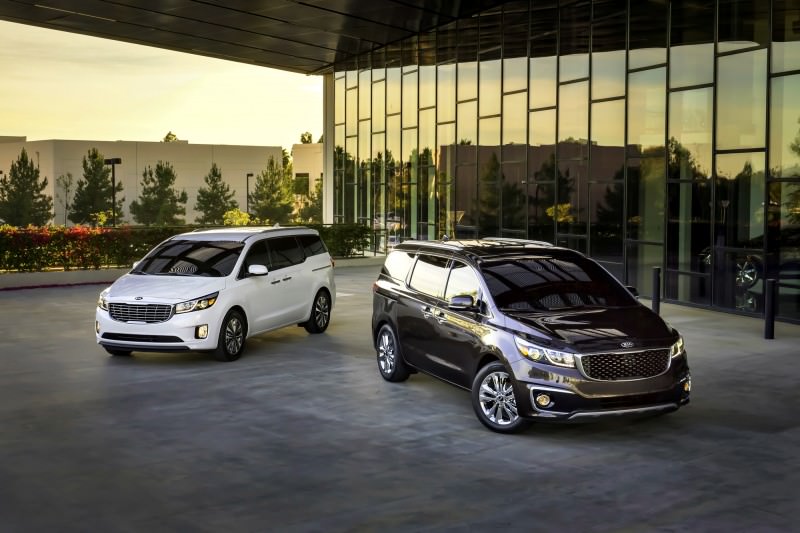 2015 Kia Sedona Becomes Seriously Competitive With Lux Style, Tech and Cabin Space 32