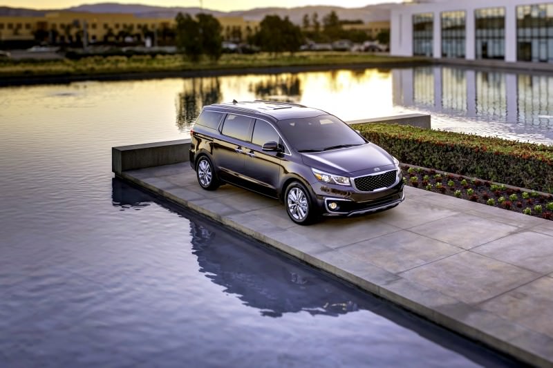 2015 Kia Sedona Becomes Seriously Competitive With Lux Style, Tech and Cabin Space 9