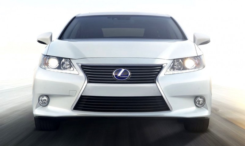 2015-Lexus-ES-hybrid-exterior-front-starfire-pearl-overlay-1204x677-LEXESHMY140005