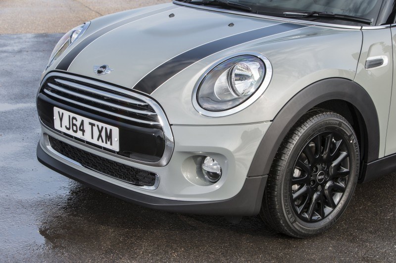 2015 MINI 5-Door 16