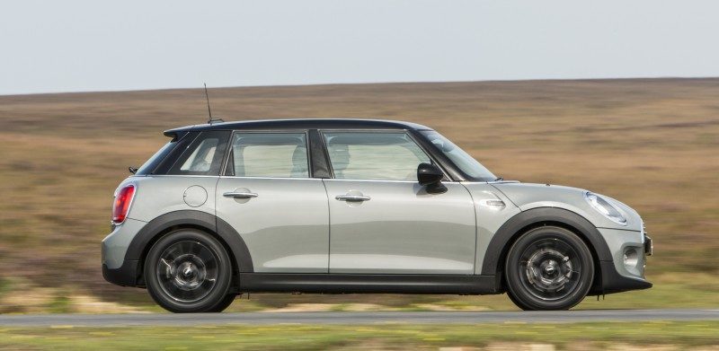 2015 MINI 5-Door 23